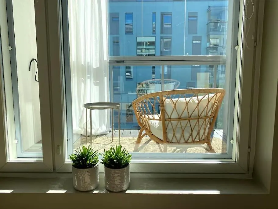 Apartamento Tilava Yksioe 35,5 M2 Merenrannalla Helsínquia